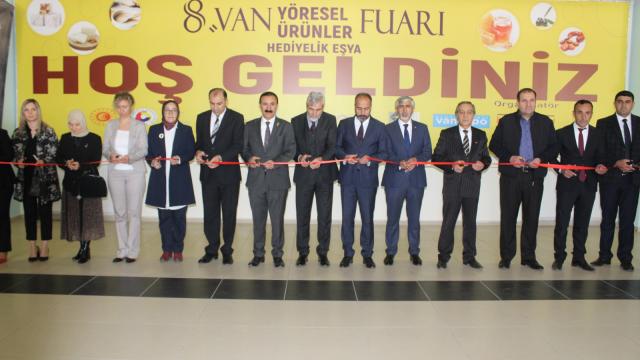 Van'da "Yöresel Ürünler ve Hediyelik Eşya Fuarı" açıldı