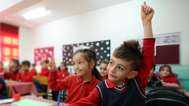 Deprem bölgelerindeki çocuklar için "Mehmetçik Okulları" açılıyor