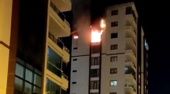 Diyarbakır'da 13 katlı binada korkutan yangın