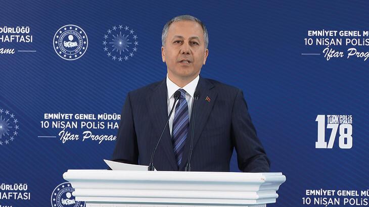 İstanbul Valisi Ali Yerlikaya iftarda emniyet mensuplarıyla bir ortaya geldi