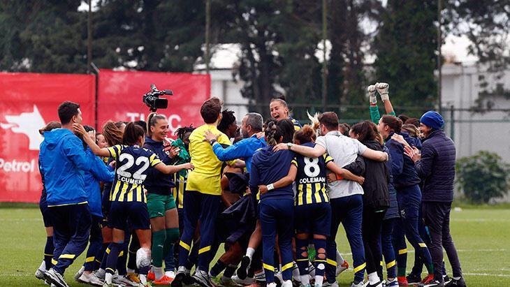 Bayan Futbol Muhteşem Ligi'nde İzmir'de final heyecanı