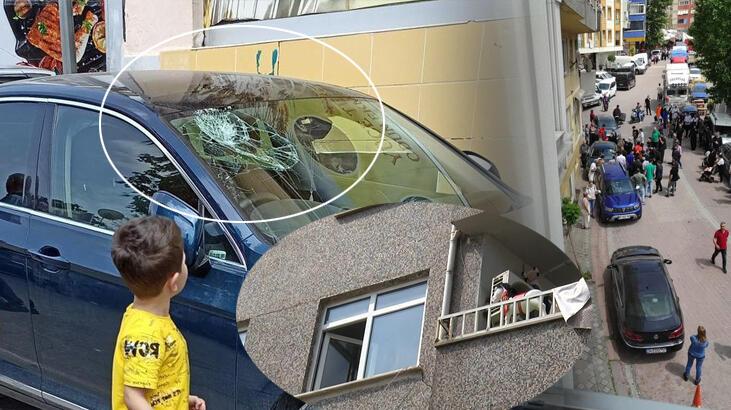 Zeytinburnu'nda 2 yaşındaki çocuk pencereden arabanın üzerine düştü