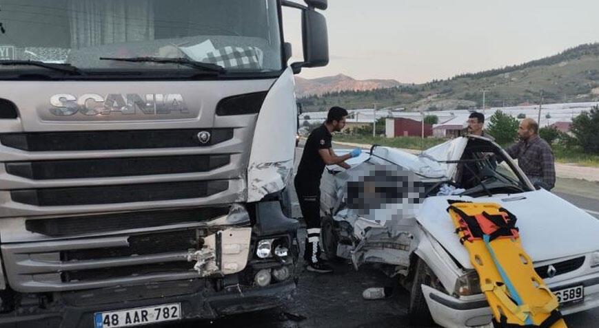 Antalya'da feci kaza! 1 meyyit, 2 yaralı