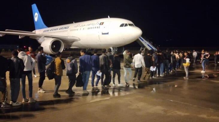 Ağrı'da 229 Afgan göçmen ülkelerine gönderildi