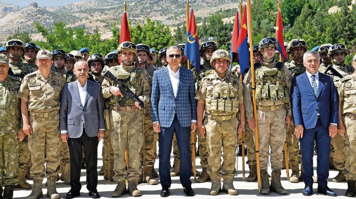 Erdoğan, hududun sıfır noktasındaki askerlere seslendi: Duruşunuz milletin huzuru olacaktır