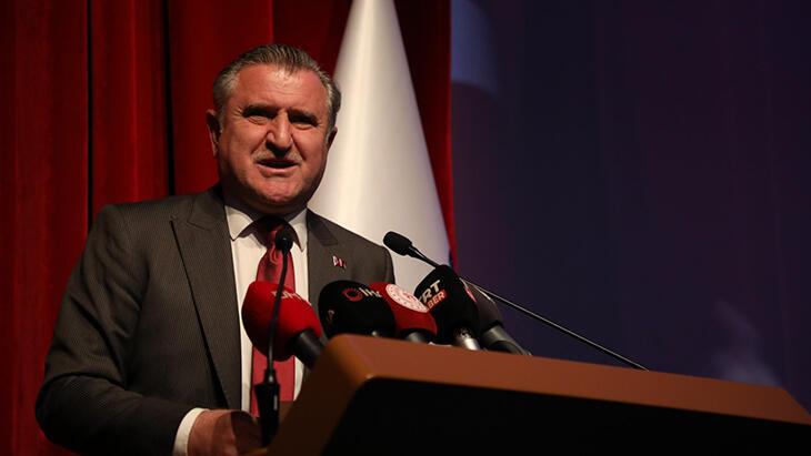 Gençlik ve Spor Bakanı Osman Aşkın Bak: Gençlerin yanındayız