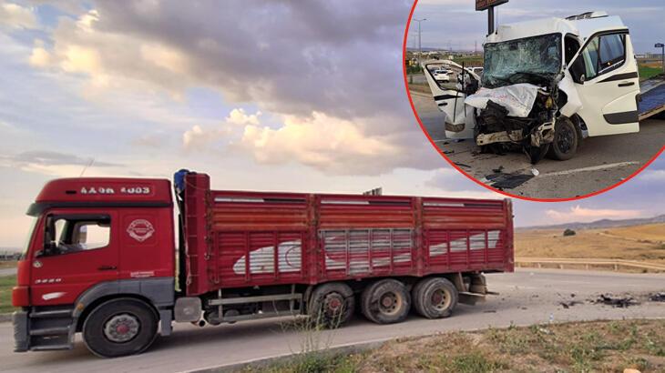 Ankara'da personel servisi ile kamyon çarpıştı: 10 yaralı