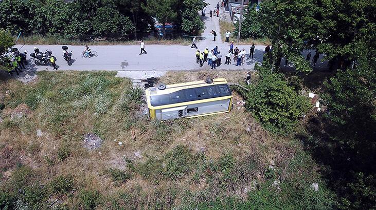 Bursa'da halk otobüsü dere kenarına devrildi
