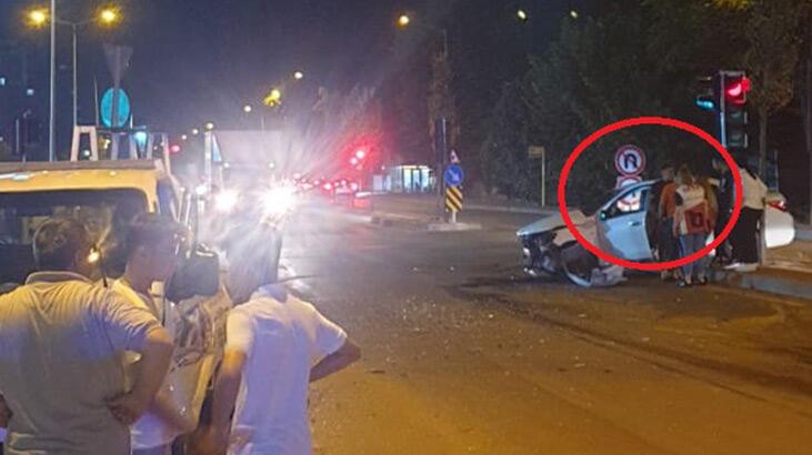 Bursa'da yanılgılı 'U' dönüşü kazası! Yaralılar var