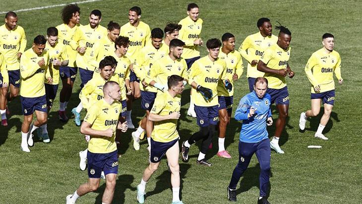 Fenerbahçe, Rusya kampının birinci idmanını yaptı