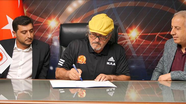 Harika Lig tecrübeli teknik yönetici Mustafa Reşit Akçay, Batman Petrolspor ile anlaştı