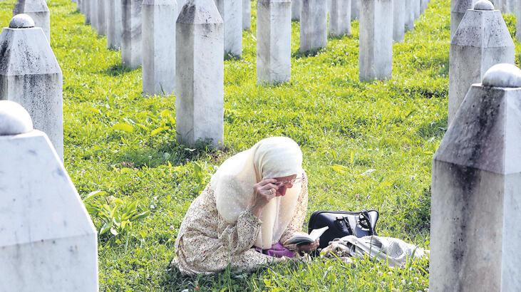 ‘Srebrenitsa’yı unutmayacağız’