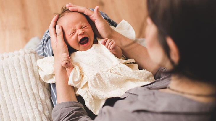 Ağlama nöbetlerine elveda! Kolik bebekleri rahatlatmanın 7 kolay yolu