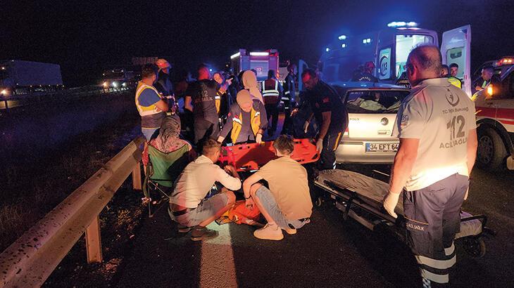 Anadolu Otoyolu'nda 5 araç çarpıştı: 14 yaralı