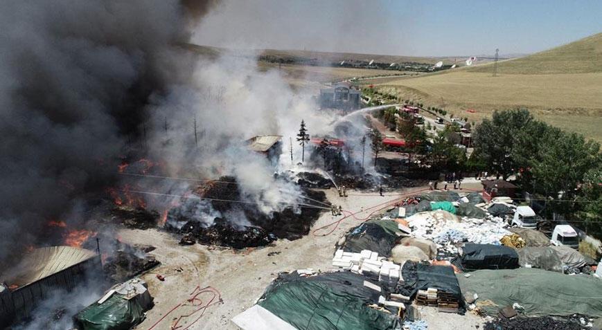 Ankara'da yatak fabrikası yandı! 'Zararımız 25-30 milyon lira'