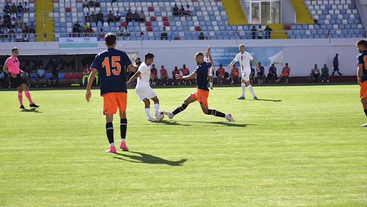 Antalyaspor hazırlık maçında Başakşehir’i 2-1’lik skorla geçti