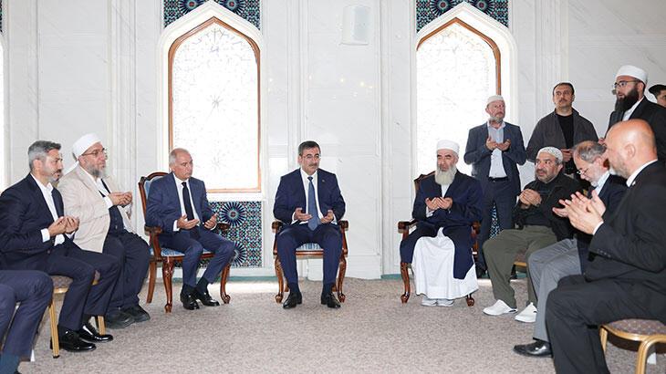 Cumhurbaşkanı Yardımcısı Yılmaz'dan, El-Hüseyni'nin ailesine taziye ziyareti